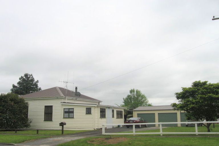 Photo of property in 2 Hill Street, Paeroa, 3600