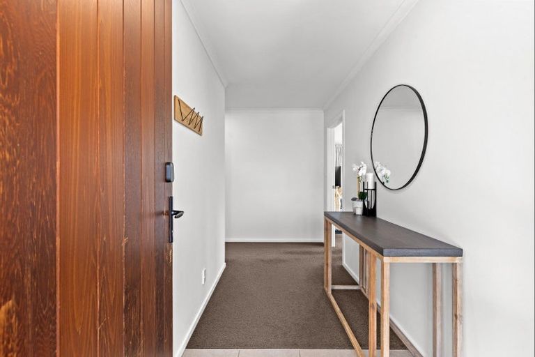 Photo of property in 31 Chestnut Close, Kelvin Grove, Palmerston North, 4414