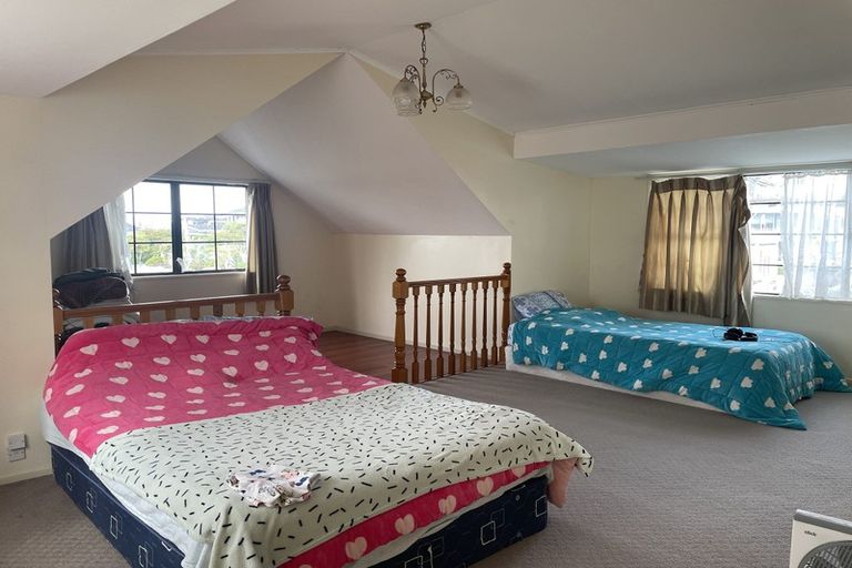 Photo of property in 1/11 Takutai Avenue, Bucklands Beach, Auckland, 2012