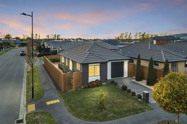 Photo of property in 18 Meyer Crescent, Halswell, Christchurch, 8025