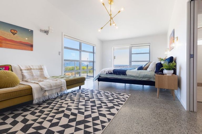 Photo of property in 5 Ocean Vista Lane, Paraparaumu, 5032