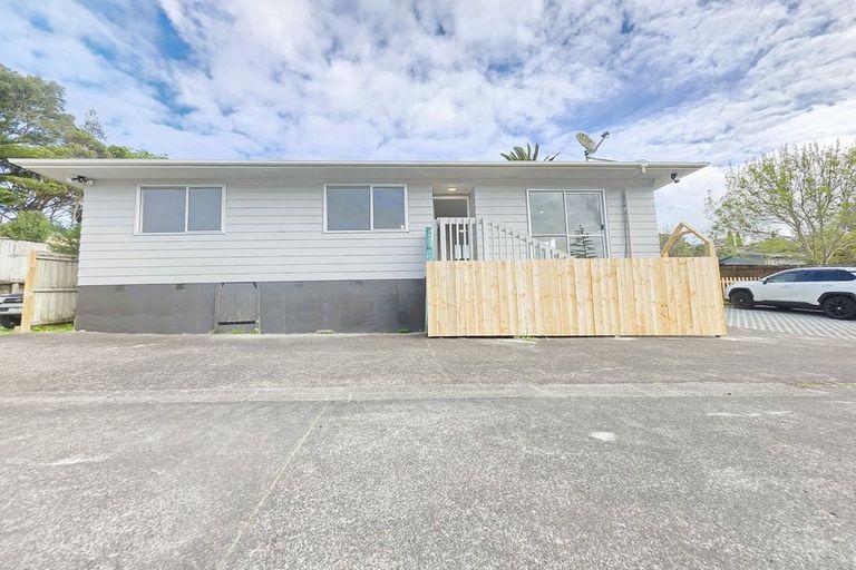 Photo of property in 7 Garton Drive, Massey, Auckland, 0614
