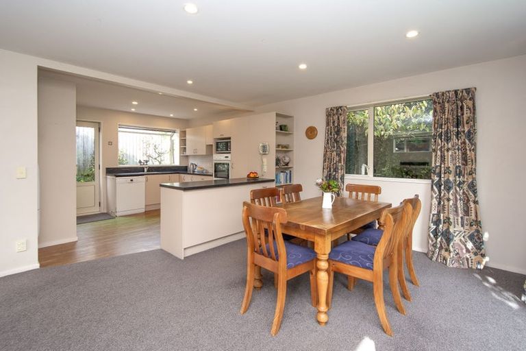 Photo of property in 98a Warren Crescent, Hillmorton, Christchurch, 8025