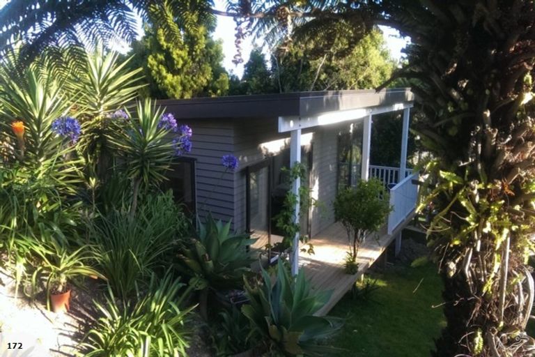Photo of property in 26 Peter Terrace, Castor Bay, Auckland, 0620