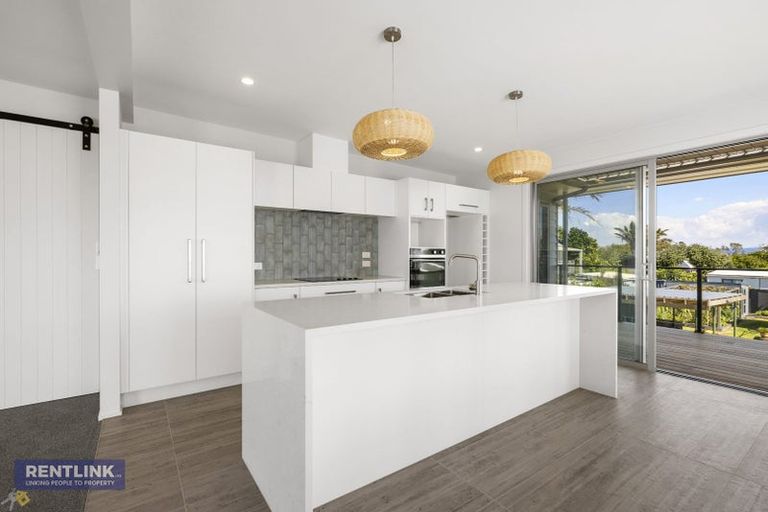 Photo of property in 986 Papamoa Beach Road, Papamoa Beach, Papamoa, 3118