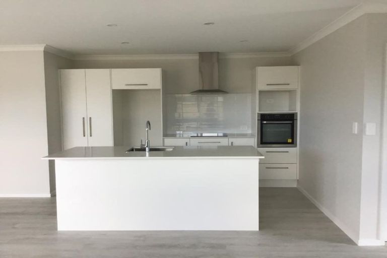 Photo of property in 12 Fearnley Grove, Pyes Pa, Tauranga, 3112