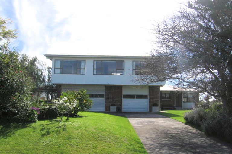 Photo of property in 10 Acklam Avenue, Otumoetai, Tauranga, 3110