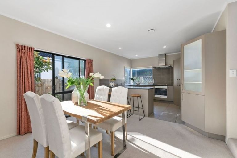 Photo of property in 1/26 Centorian Drive, Windsor Park, Auckland, 0632