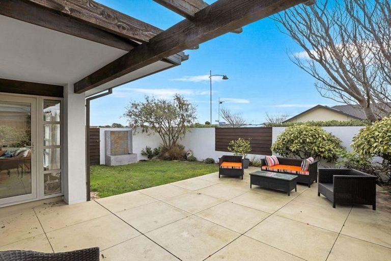 Photo of property in 16 East Ellington Drive, Mairehau, Christchurch, 8052