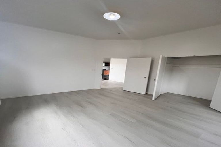 Photo of property in 127 Lancaster Road, Beach Haven, Auckland, 0626