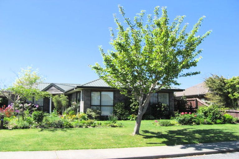 Photo of property in 76 Fairweather Crescent, Kaiapoi, 7630