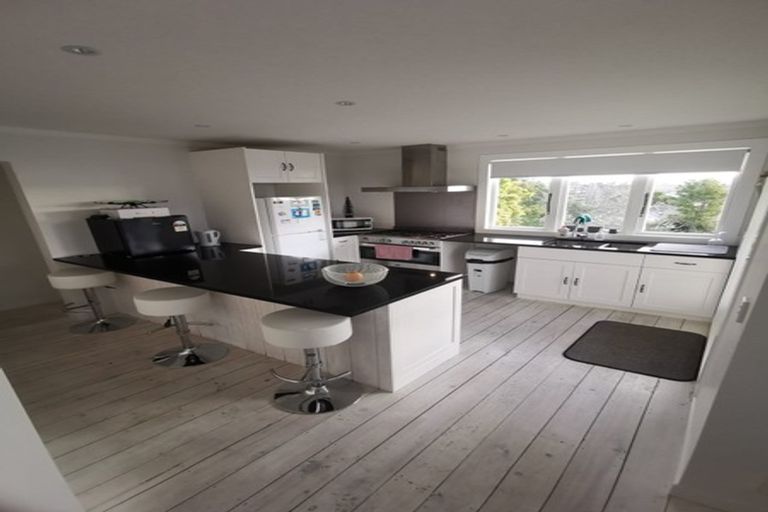 Photo of property in 12 Tindalls Bay Road, Tindalls Beach, Whangaparaoa, 0930