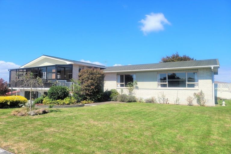 Photo of property in 2 Drummond Street, Dannevirke, 4930