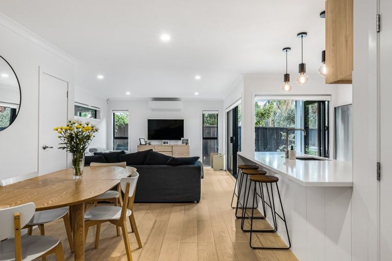 Photo of property in 125d Point Chevalier Road, Point Chevalier, Auckland, 1022