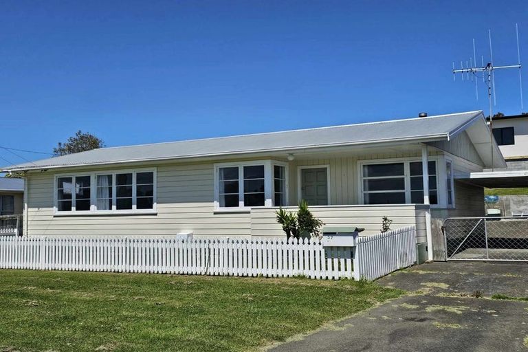 Photo of property in 37 Toi Street, Tawhero, Whanganui, 4501