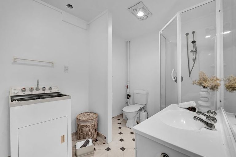 Photo of property in 27 Saxton Road, Upper Vogeltown, New Plymouth, 4310