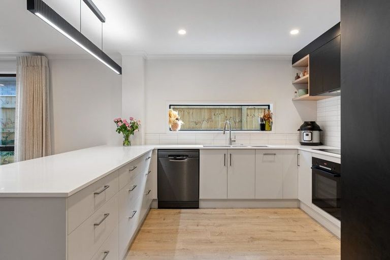 Photo of property in 131 Silverstream Road, Crofton Downs, Wellington, 6035