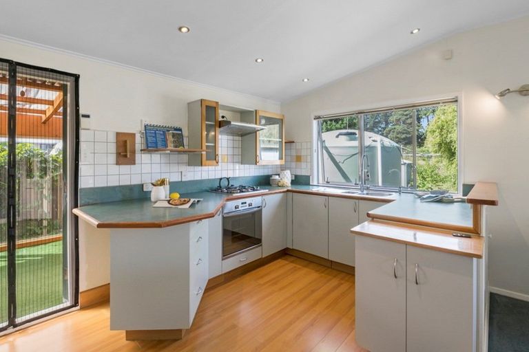 Photo of property in 2 Barclay Grove, Hokio Beach, Levin, 5571