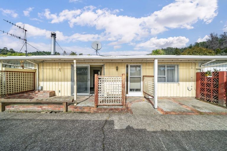 Photo of property in 10b Raukawa Street, Stokes Valley, Lower Hutt, 5019