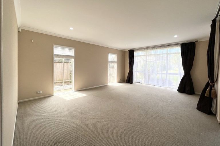 Photo of property in 5 Wye Oak Drive, Schnapper Rock, Auckland, 0632