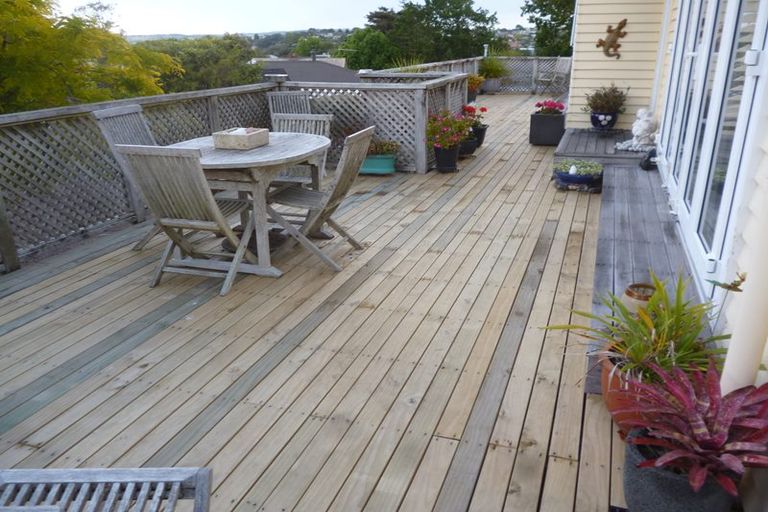 Photo of property in 76 Marine Parade, Mellons Bay, Auckland, 2014