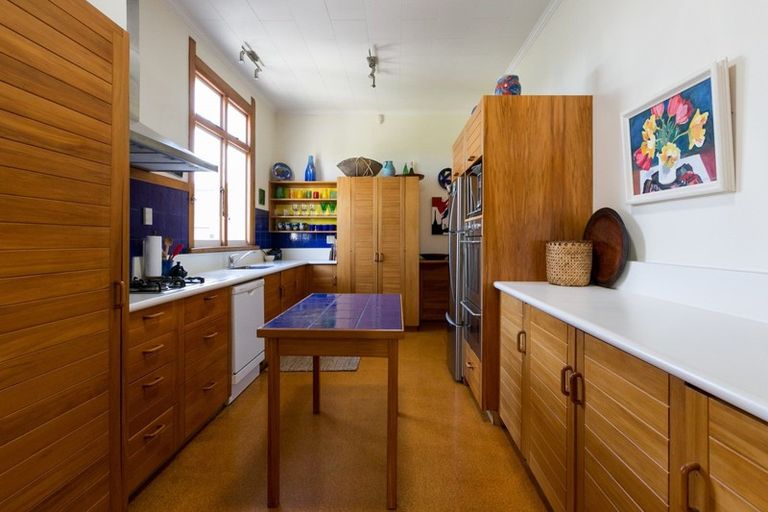 Photo of property in 28 Coleman Terrace, Hospital Hill, Napier, 4110