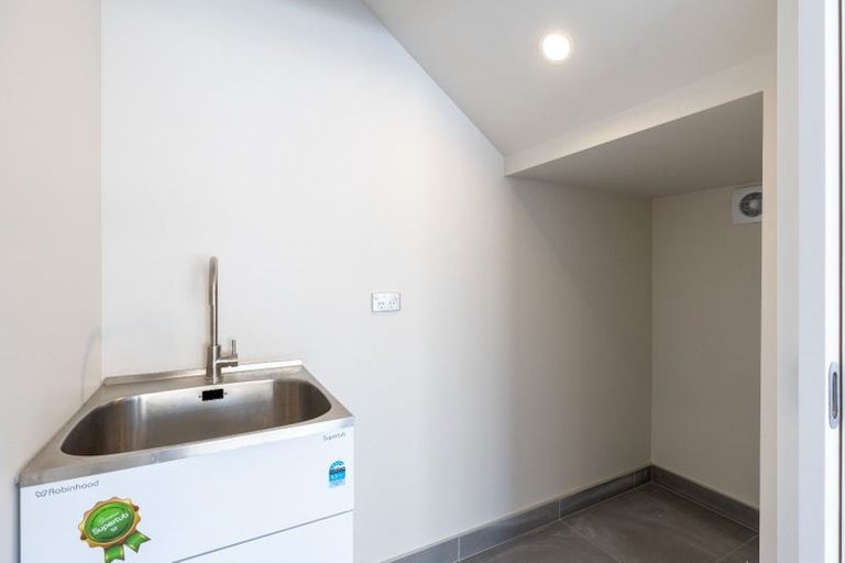 Photo of property in 6d Kaweka Street, New Lynn, Auckland, 0600