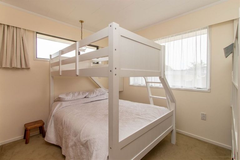 Photo of property in 4 Pokaka Place, Inglewood, 4330