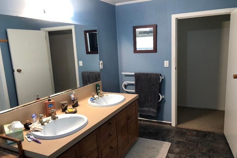 Photo of property in 1875 Kanakanaia Road, Whatatutu, Te Karaka, 4091