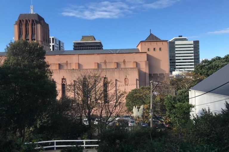 Photo of property in 3 Eccleston Hill, Thorndon, Wellington, 6011