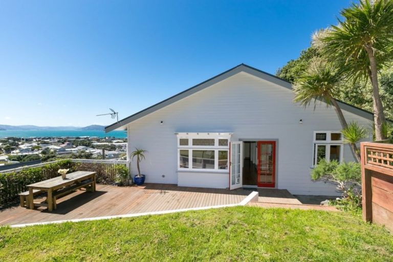 Photo of property in 57 Mantell Street, Seatoun, Wellington, 6022