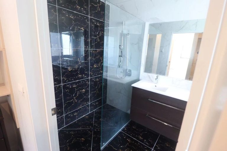 Photo of property in 10 Silvereye Road, Hobsonville, Auckland, 0616