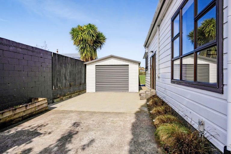 Photo of property in 9 Carrington Street, Inglewood, 4330