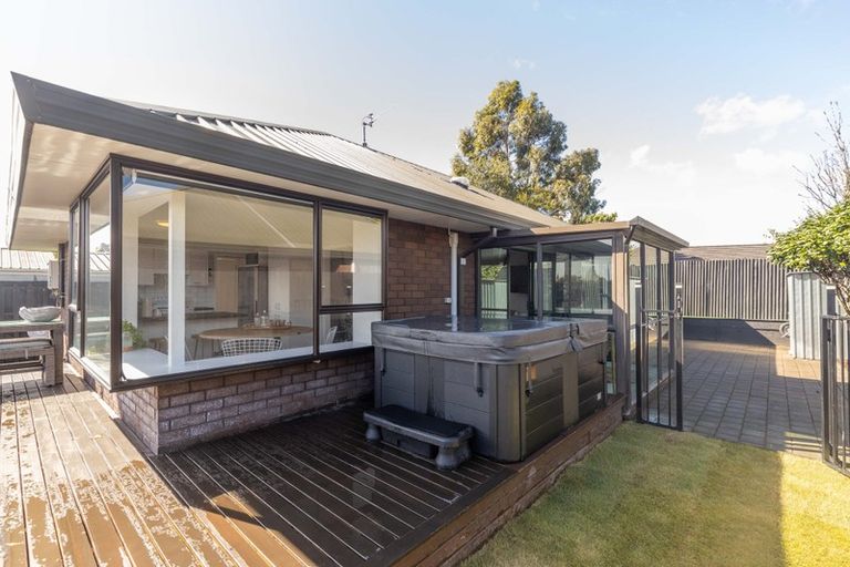 Photo of property in 5 Edwins Way, Burwood, Christchurch, 8083