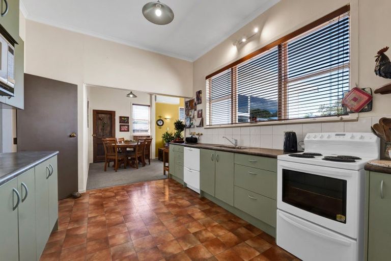 Photo of property in 10 Morrissey Street, Hawera, 4610