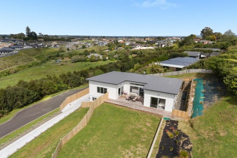Photo of property in 12 Southill Way, Pyes Pa, Tauranga, 3112