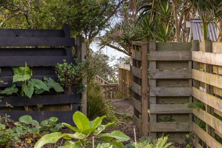 Photo of property in 79 Duncansby Road, Stanmore Bay, Whangaparaoa, 0932