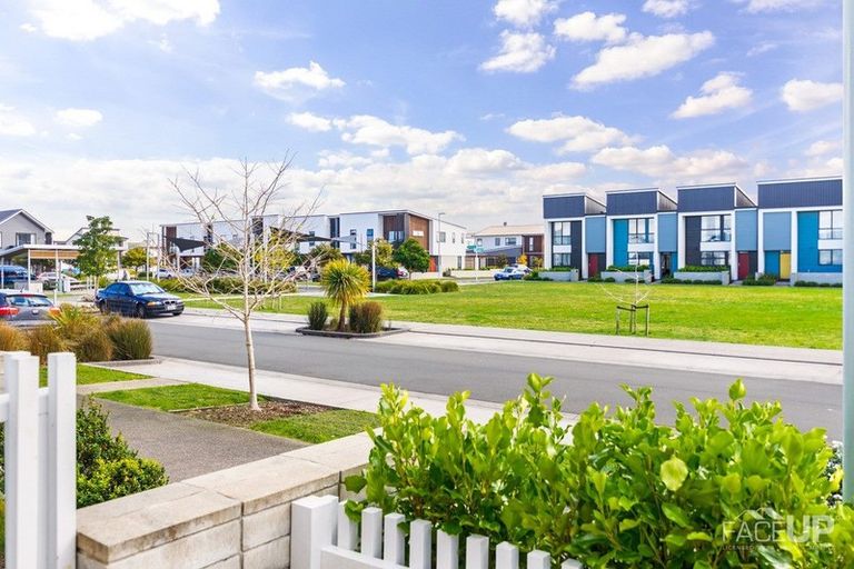 Photo of property in 17 Rangihina Road, Hobsonville, Auckland, 0616