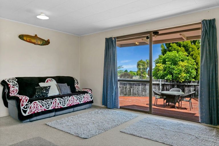 Photo of property in 6 Holland Grove, Richmond Heights, Taupo, 3330