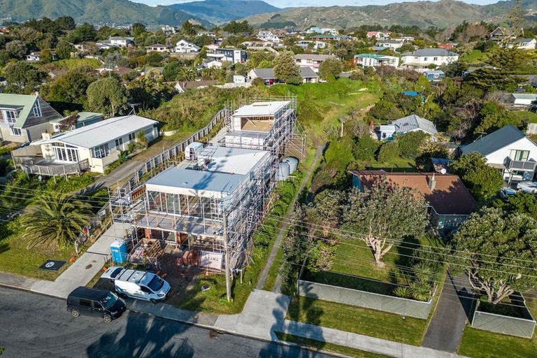 Photo of property in 20a Queens Road, Waikanae Beach, Waikanae, 5036