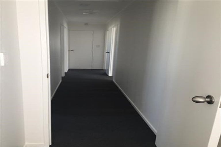Photo of property in 2/119 Flat Bush Road, Clover Park, Auckland, 2023
