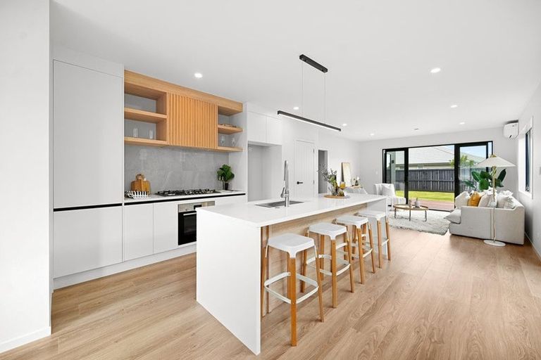 Photo of property in 70 Overton Street, Rototuna North, 3210