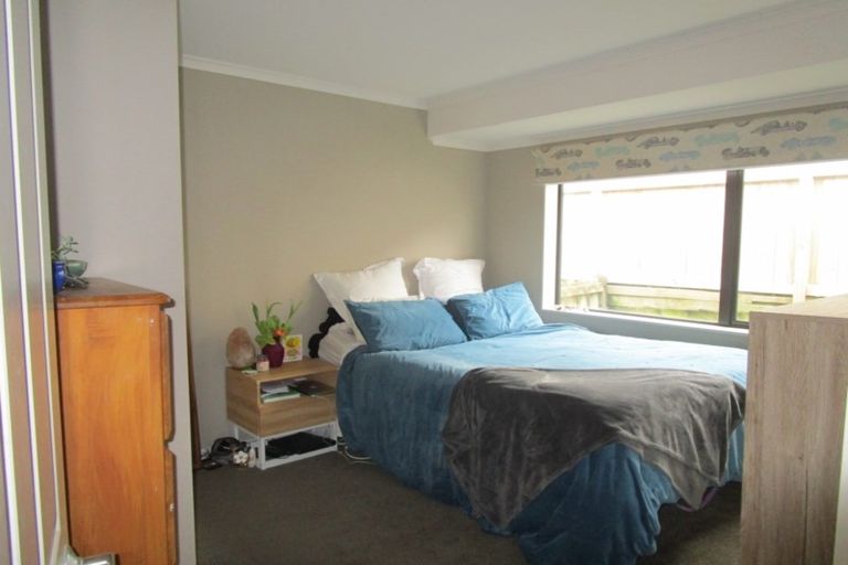 Photo of property in 1 Valley Road, Waiuku, 2123