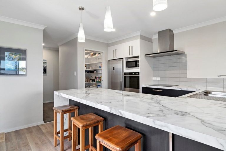 Photo of property in 2 Gane Place, Omokoroa, 3114