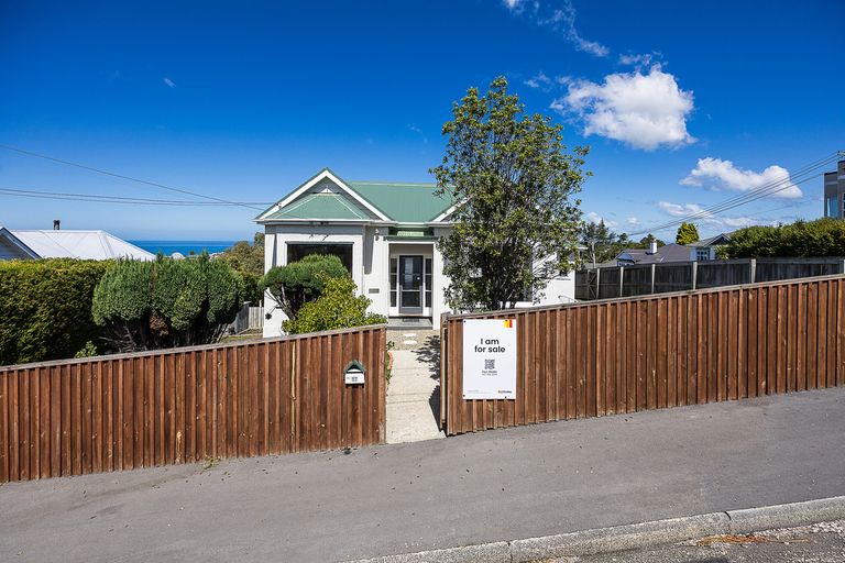 Photo of property in 17 Carnarvon Street, Belleknowes, Dunedin, 9011