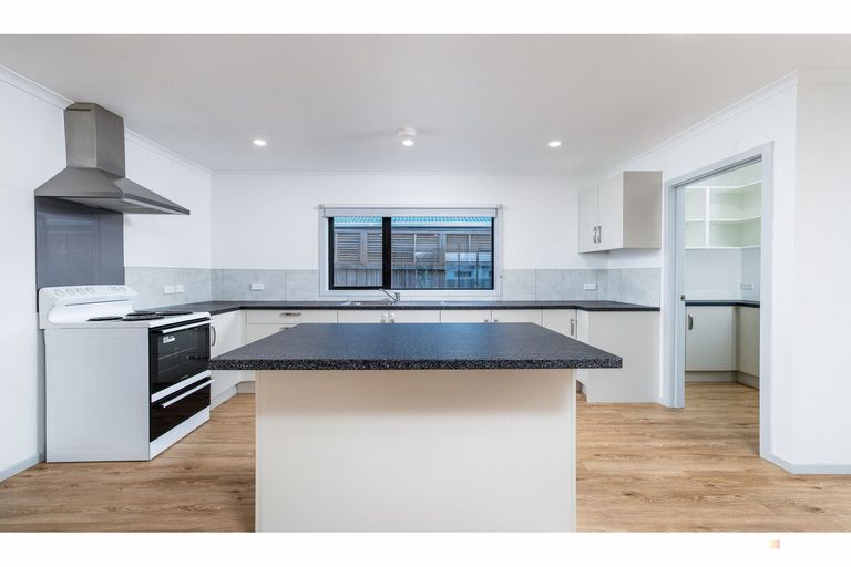 Photo of property in 11 Exeter Street, Waimate, 7924