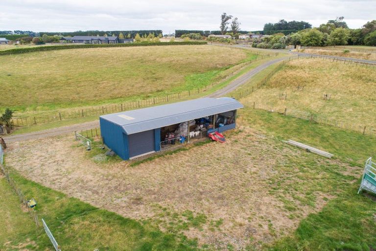 Photo of property in 21 Sutherland Road, Sanson, Palmerston North, 4479