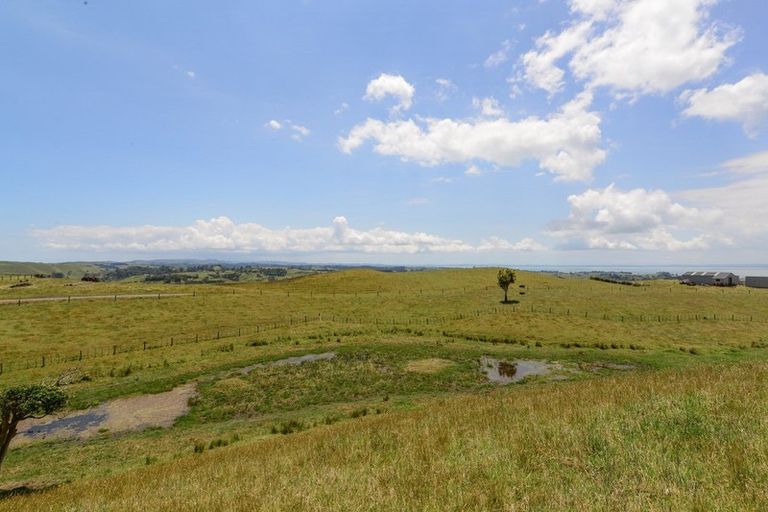 Photo of property in 1662 Awhitu Road, Pollok, 2684