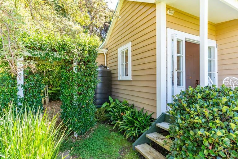 Photo of property in 32 Komiti Road, Tinopai, 0593