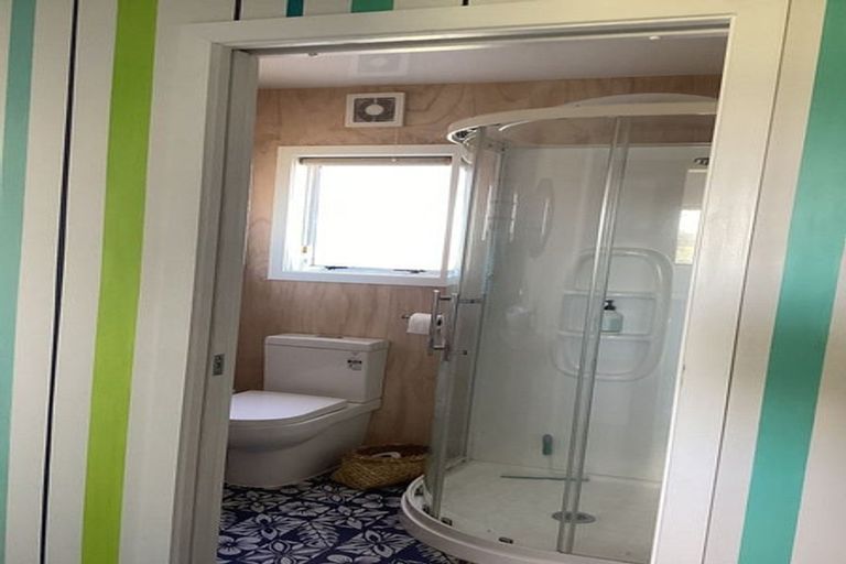 Photo of property in 5 Kitchener Street, Te Horo Beach, Otaki, 5581